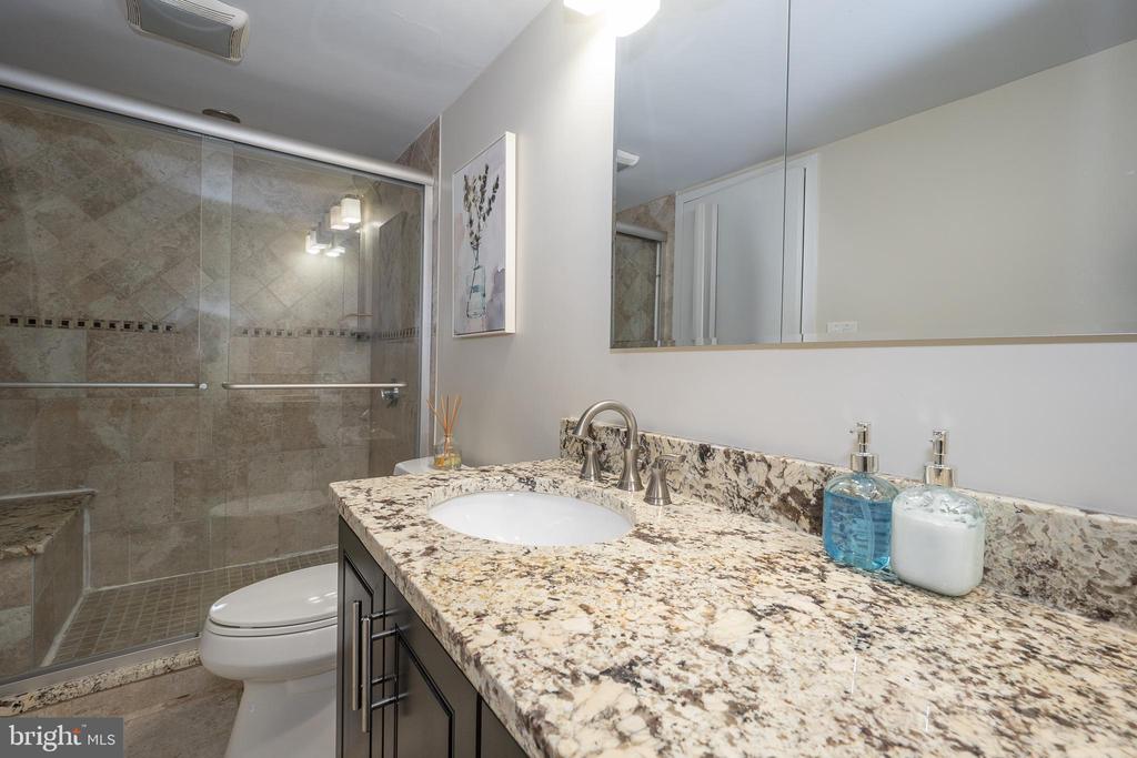 1919 CHESTNUT STREET Unit: 1007