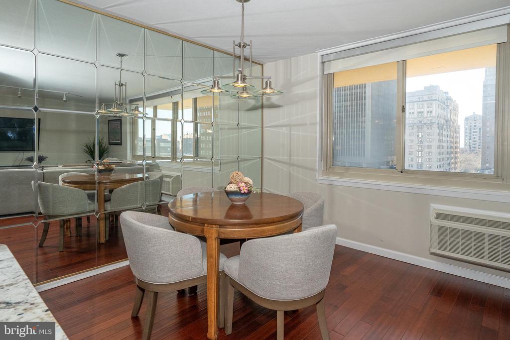 1919 CHESTNUT STREET Unit: 1007