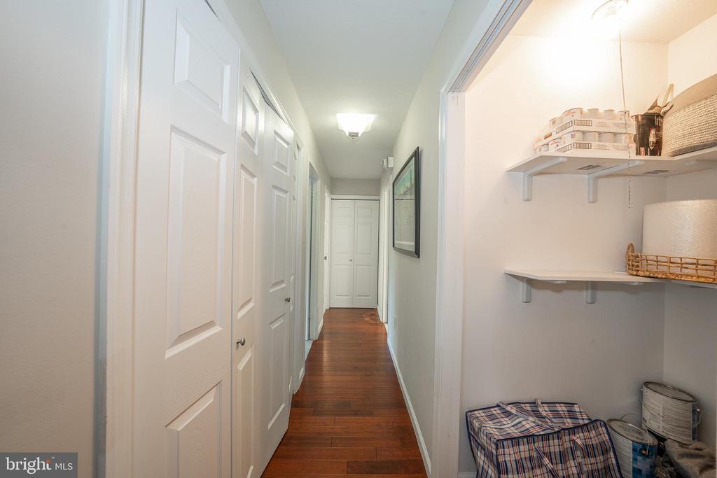 1919 CHESTNUT STREET Unit: 1007