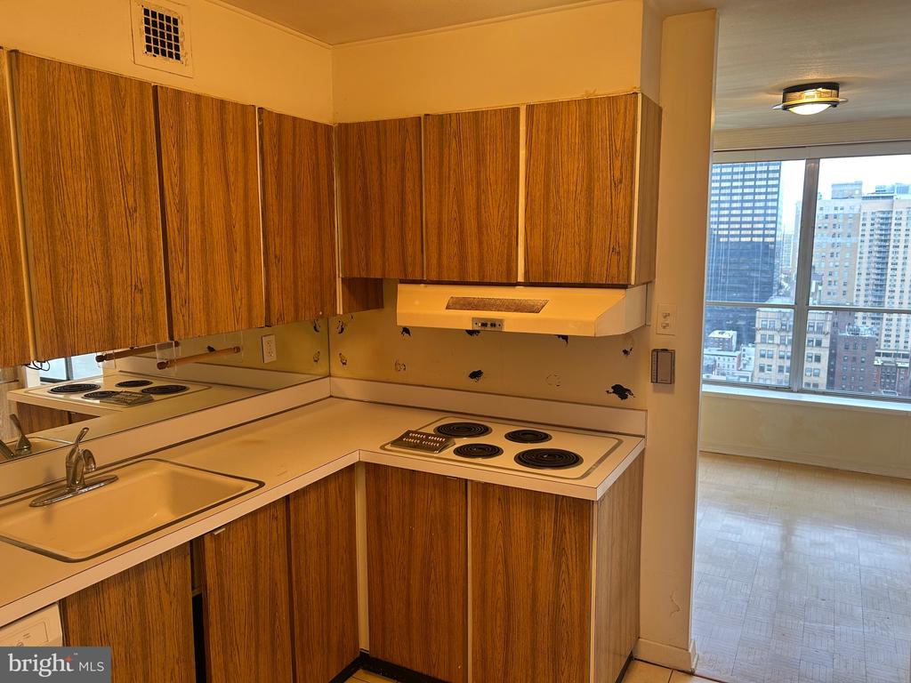 226 W RITTENHOUSE SQUARE Unit: 2516