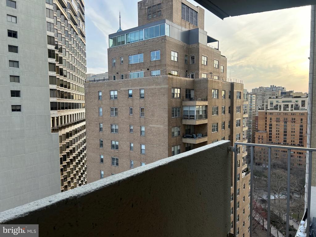 226 W RITTENHOUSE SQUARE Unit: 2516