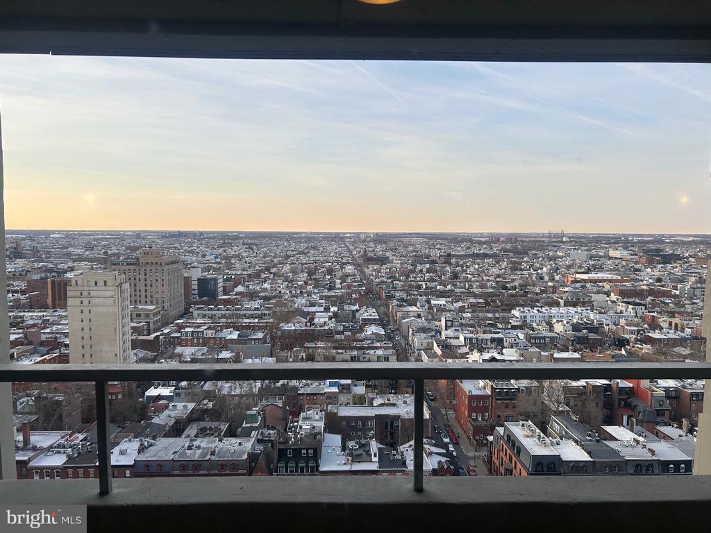 226 W RITTENHOUSE SQUARE Unit: 2516