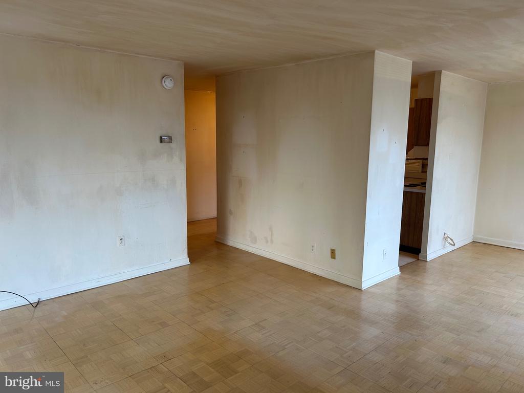 226 W RITTENHOUSE SQUARE Unit: 2516
