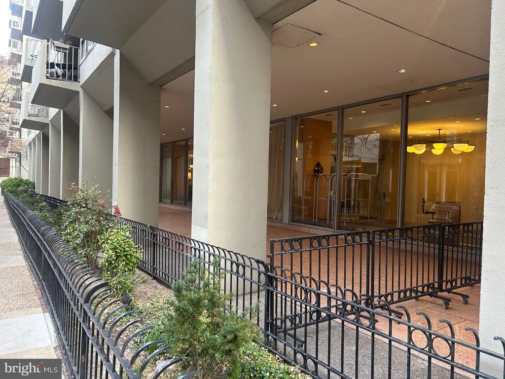 226 W RITTENHOUSE SQUARE Unit: 2516