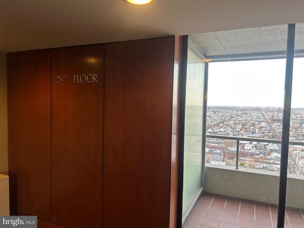 226 W RITTENHOUSE SQUARE Unit: 2516