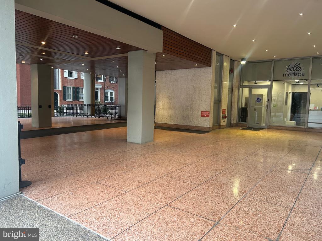 226 W RITTENHOUSE SQUARE Unit: 2516