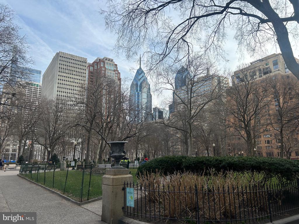 226 W RITTENHOUSE SQUARE Unit: 2516