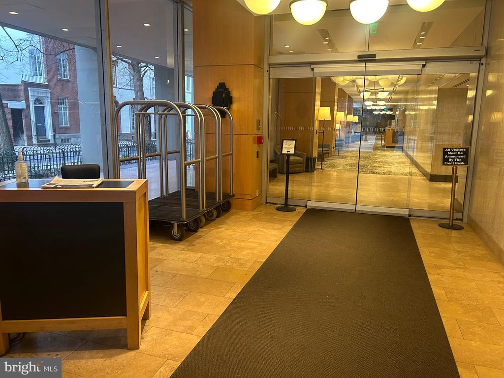 226 W RITTENHOUSE SQUARE Unit: 2516