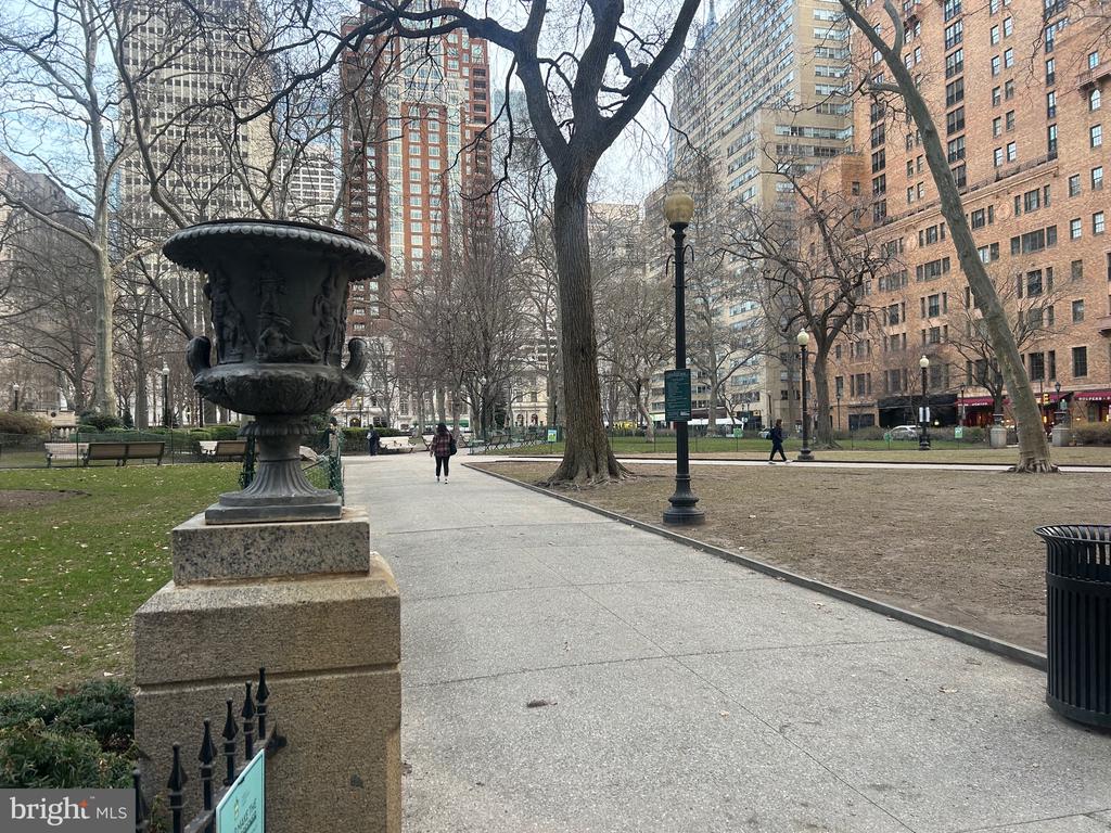 226 W RITTENHOUSE SQUARE Unit: 2516