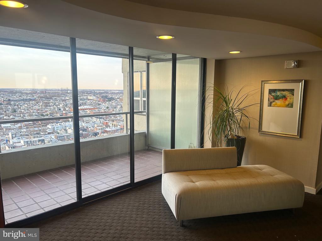 226 W RITTENHOUSE SQUARE Unit: 2516