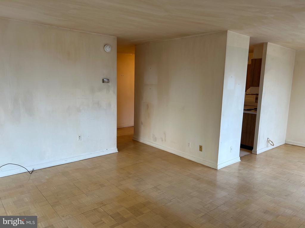 226 W RITTENHOUSE SQUARE Unit: 2516