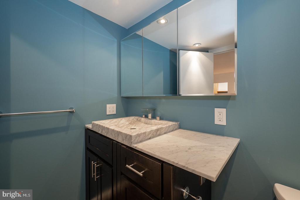 1919 CHESTNUT STREET Unit: 1103