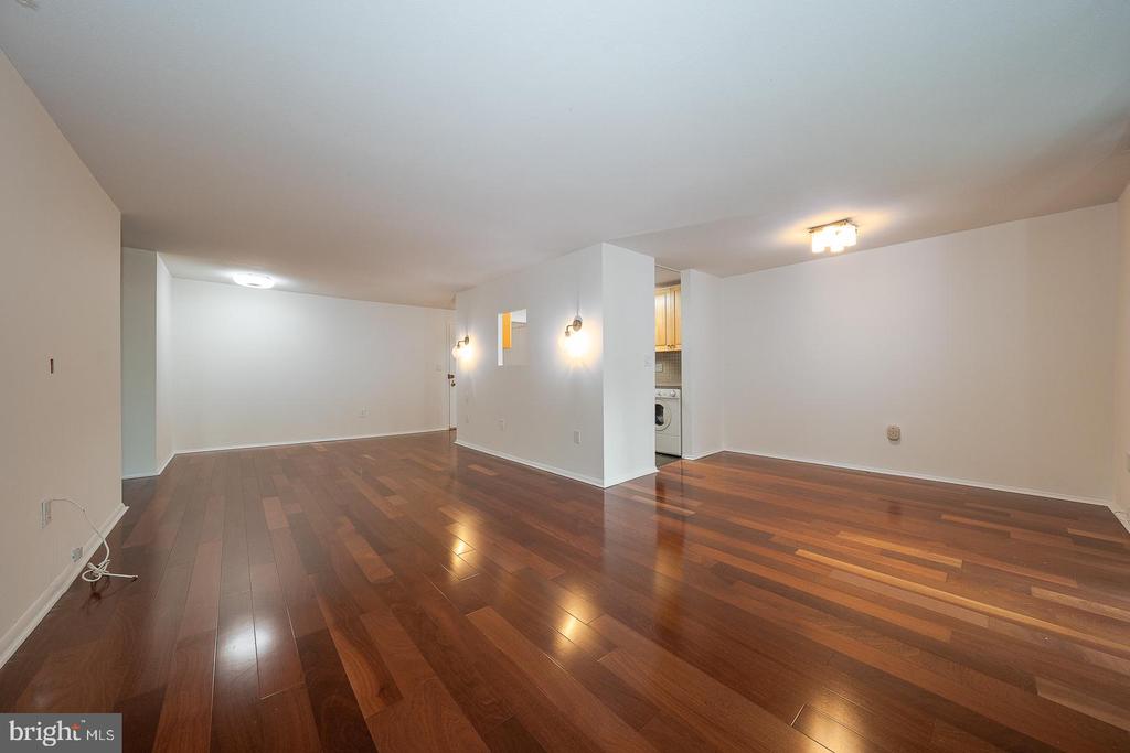 1919 CHESTNUT STREET Unit: 1103