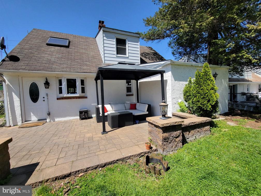 387 LIVEZEY STREET