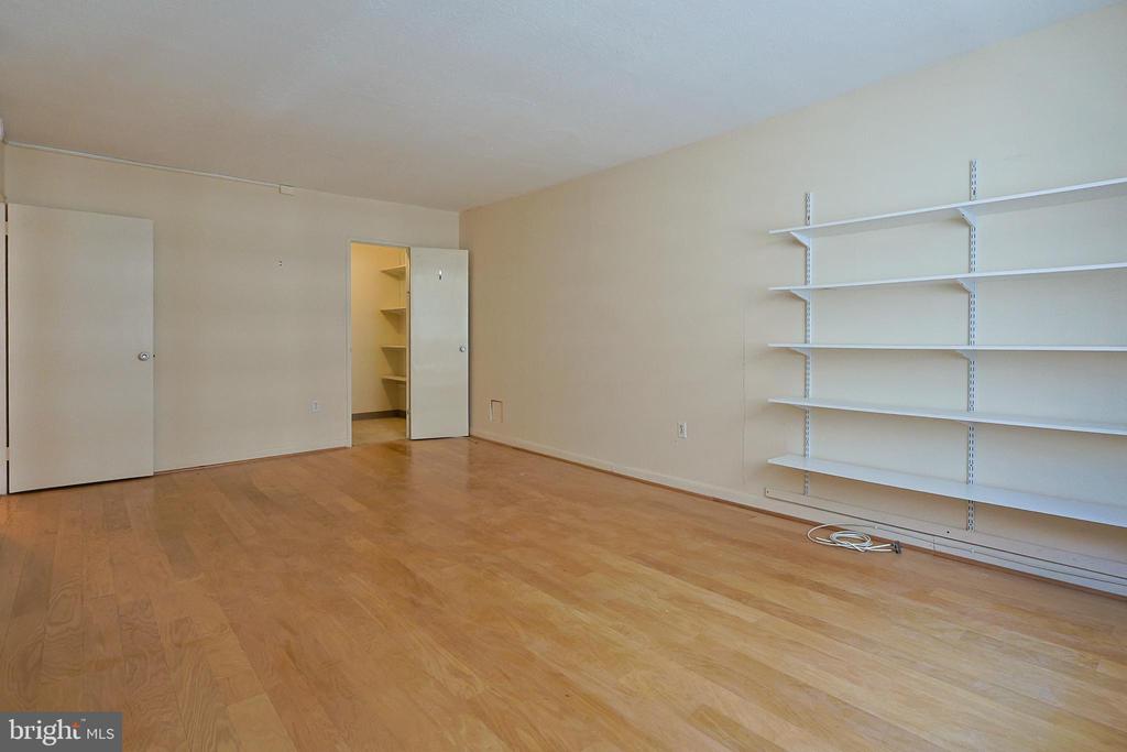 1900 JOHN F KENNEDY BOULEVARD Unit: 2003