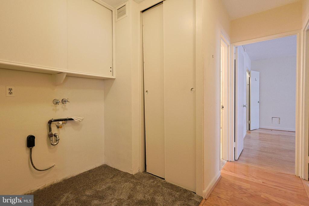 1900 JOHN F KENNEDY BOULEVARD Unit: 2003