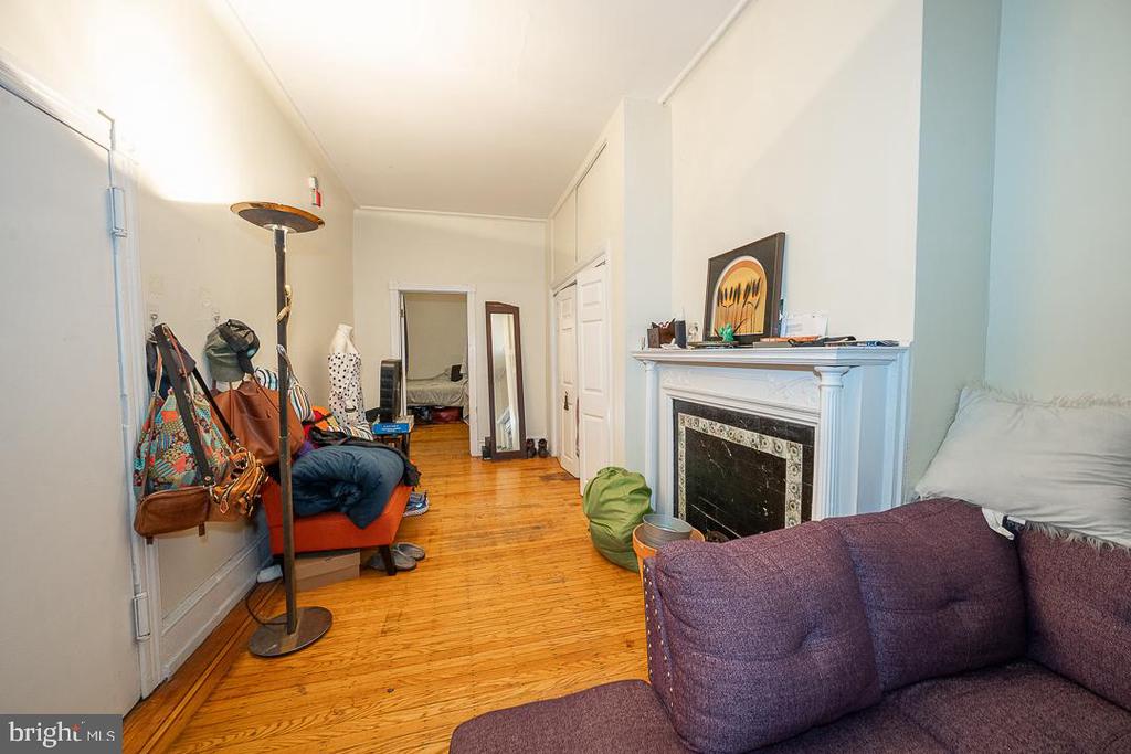 240 W APSLEY STREET