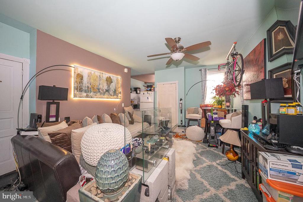 240 W APSLEY STREET