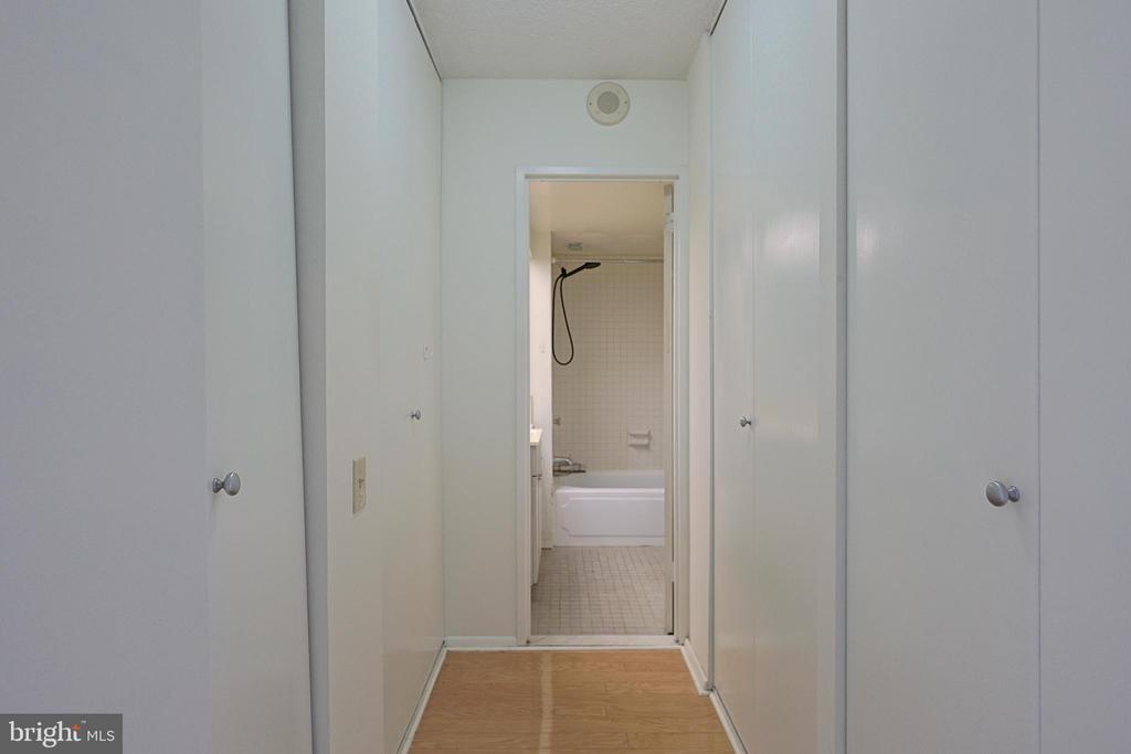 1326 SPRUCE STREET Unit: 1602