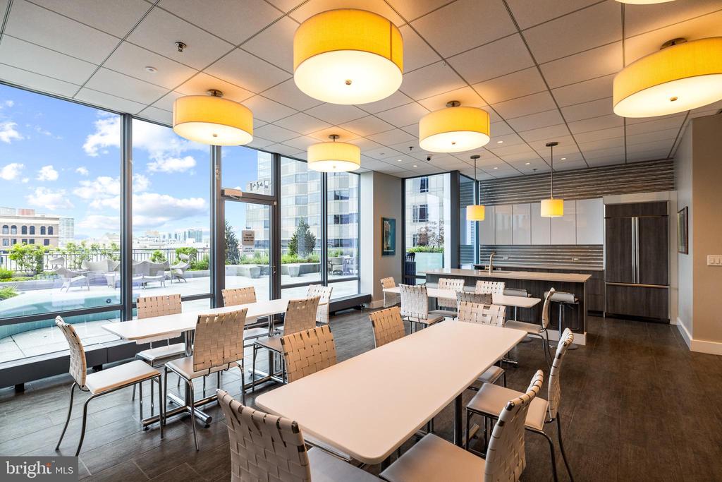 2101 MARKET STREET Unit: 1104