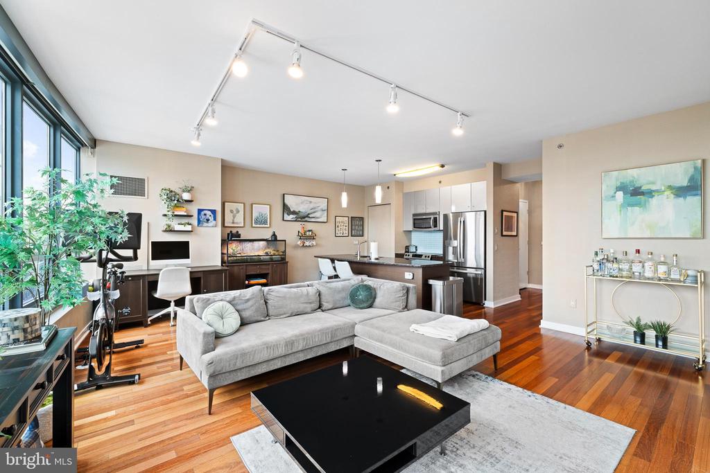 2101 MARKET STREET Unit: 1104
