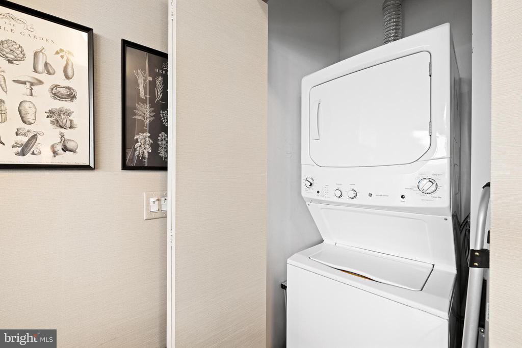 2101 MARKET STREET Unit: 1104
