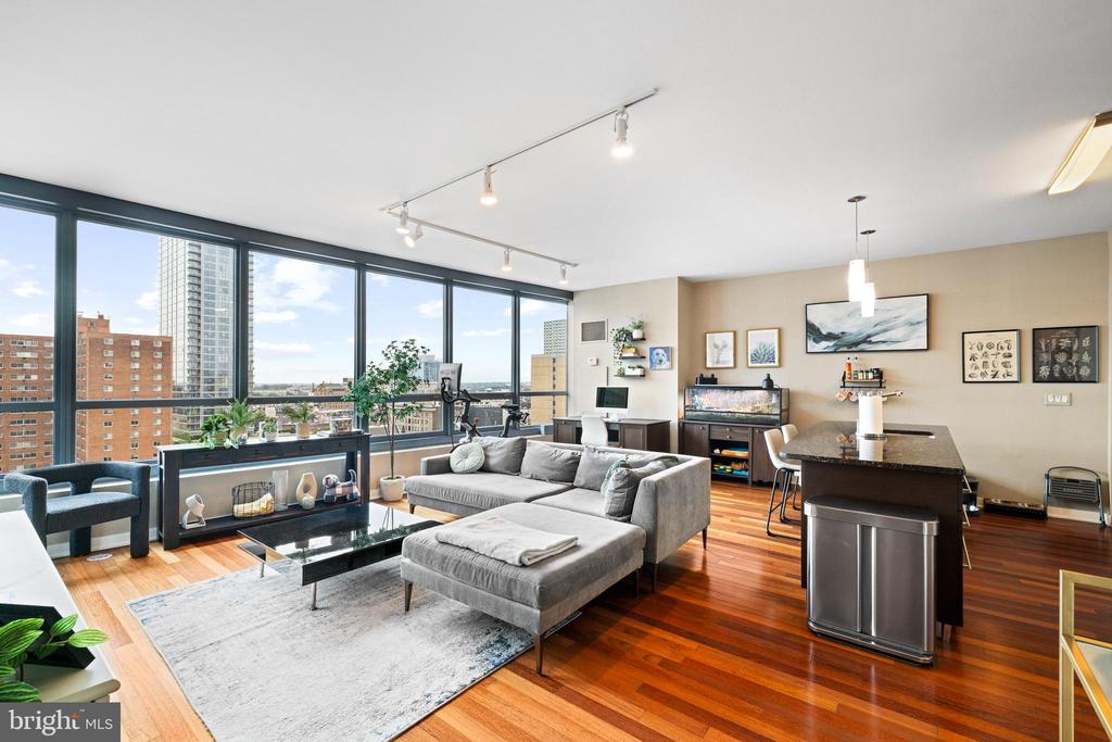 2101 MARKET STREET Unit: 1104