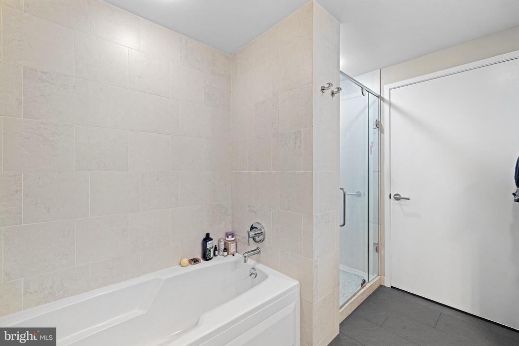 2101 MARKET STREET Unit: 1104