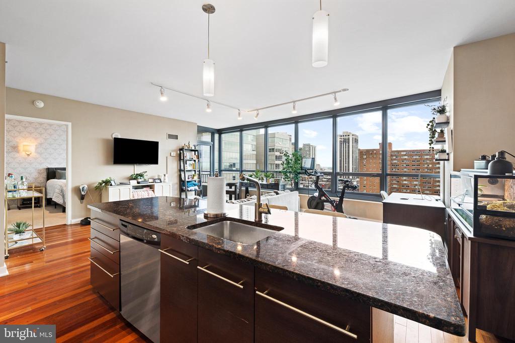 2101 MARKET STREET Unit: 1104