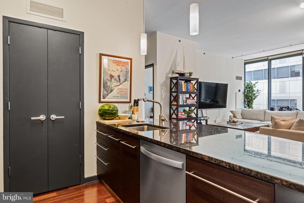 2101 MARKET STREET Unit: 307