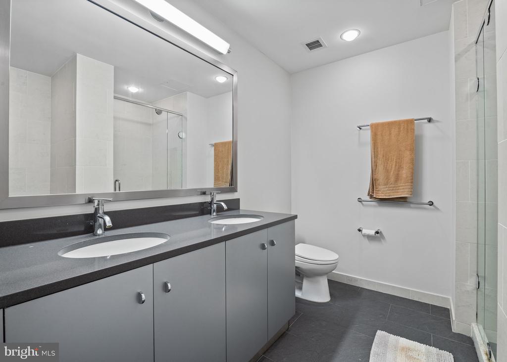 2101 MARKET STREET Unit: 307