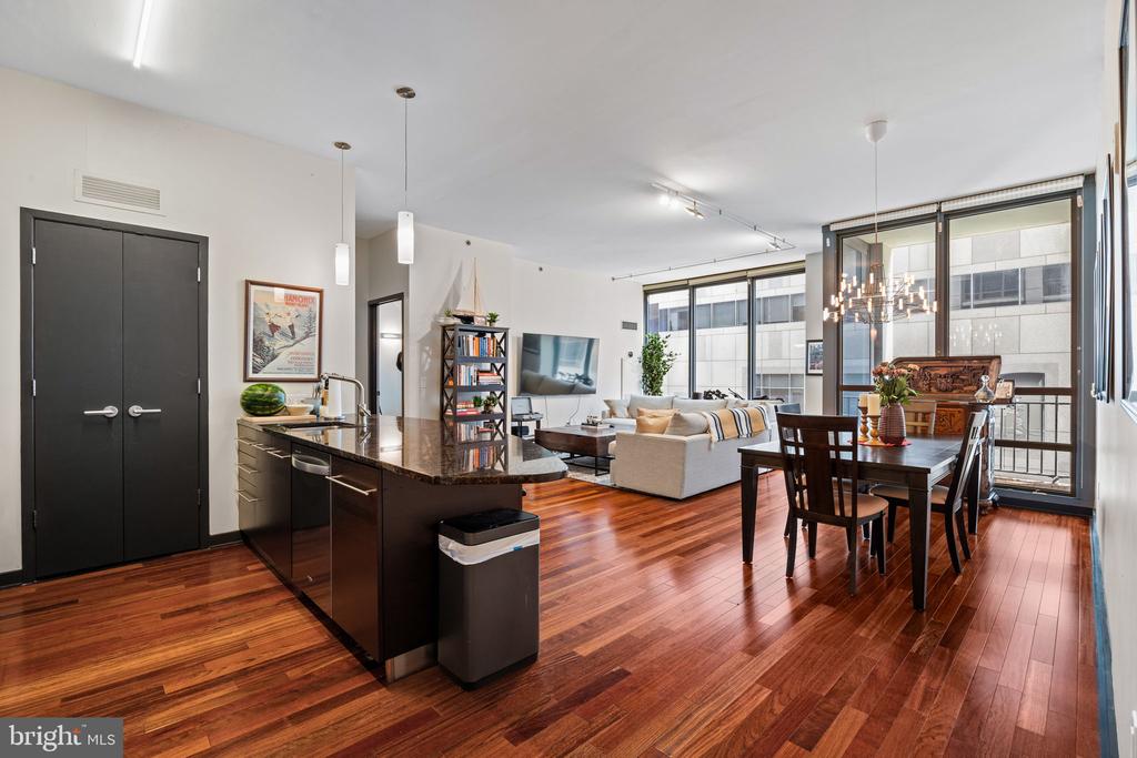 2101 MARKET STREET Unit: 307