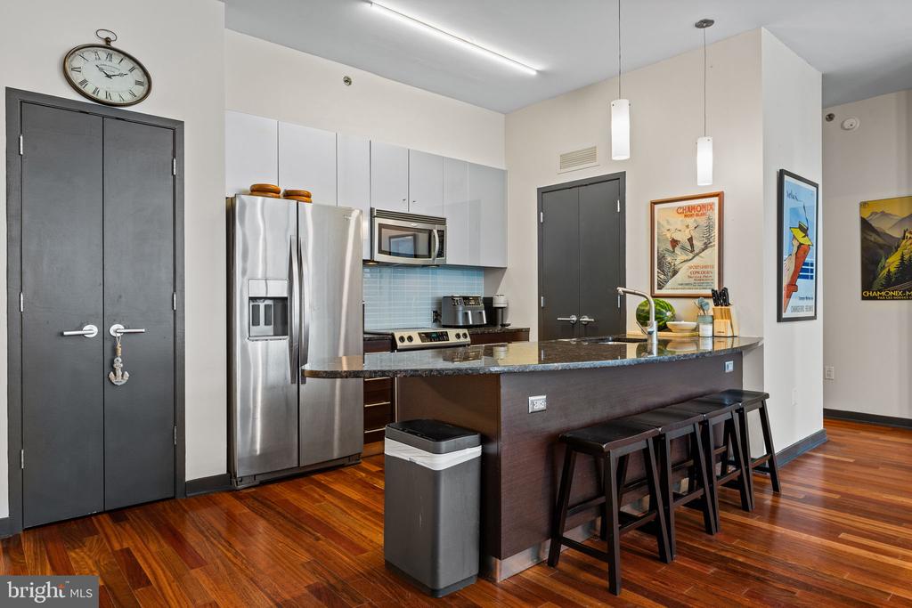2101 MARKET STREET Unit: 307