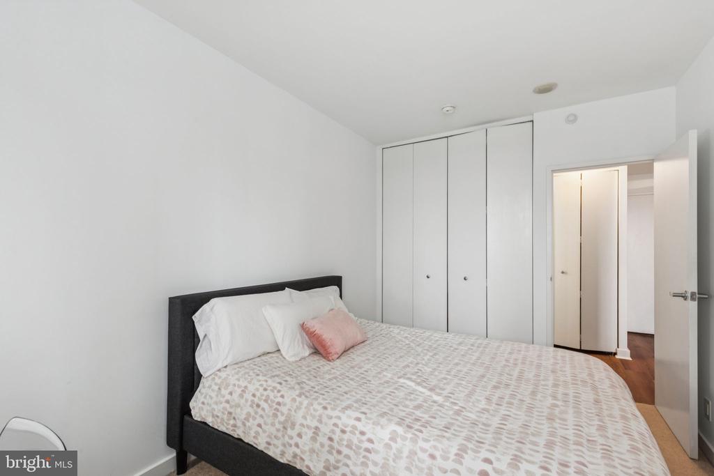 219 S 18TH STREET Unit: 1514