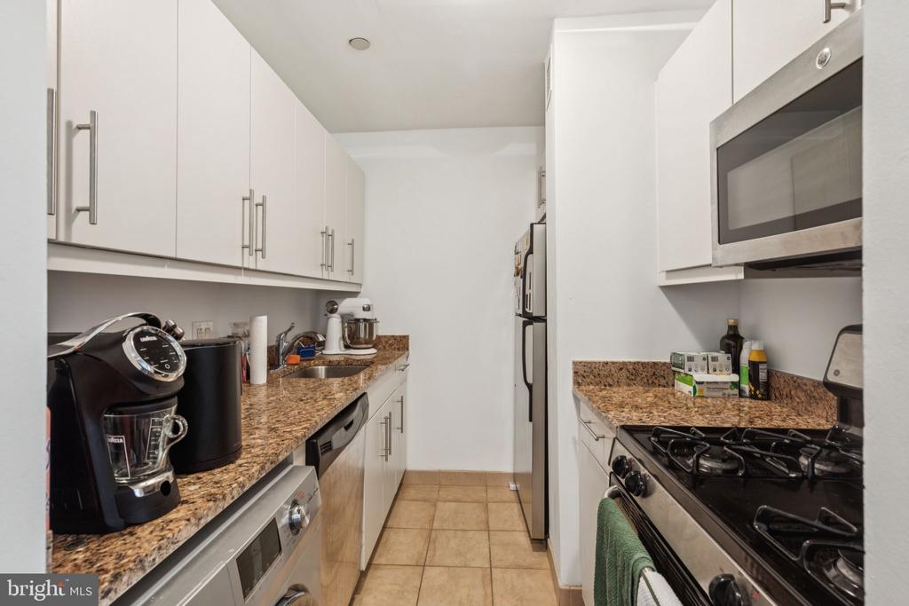 219 S 18TH STREET Unit: 1514