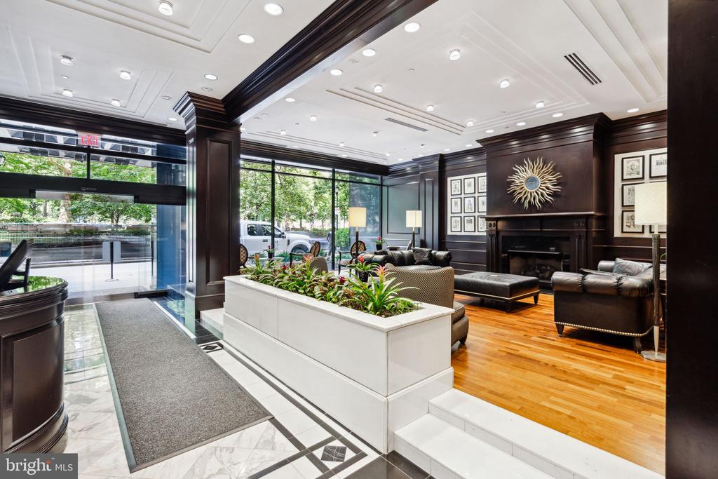 219 S 18TH STREET Unit: 1514