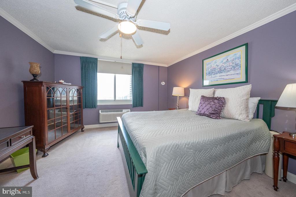 1901 JOHN F KENNEDY BOULEVARD Unit: 2404