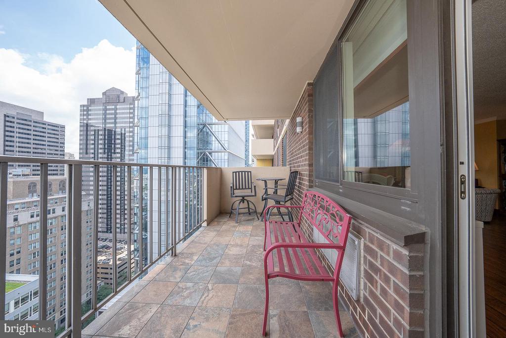 1901 JOHN F KENNEDY BOULEVARD Unit: 2404