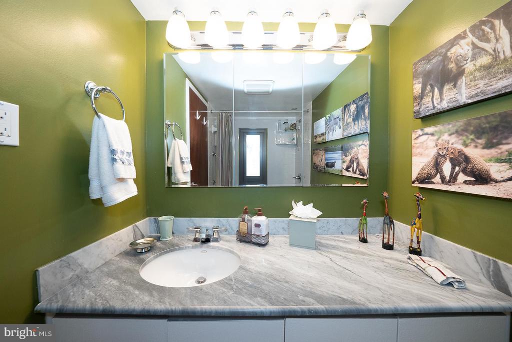 1901 JOHN F KENNEDY BOULEVARD Unit: 2404