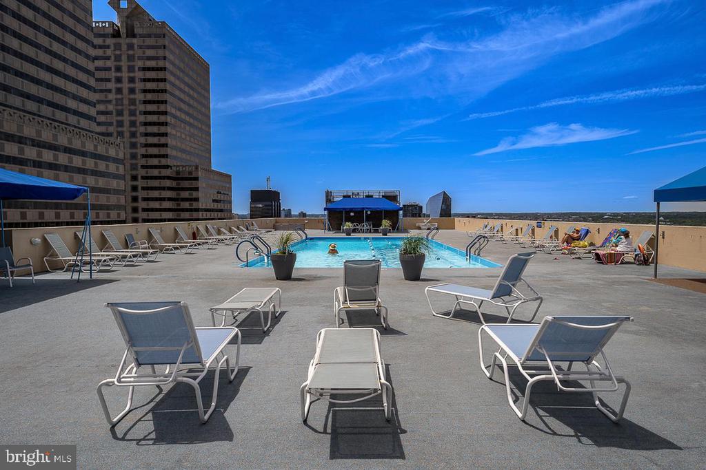 1901 JOHN F KENNEDY BOULEVARD Unit: 2404