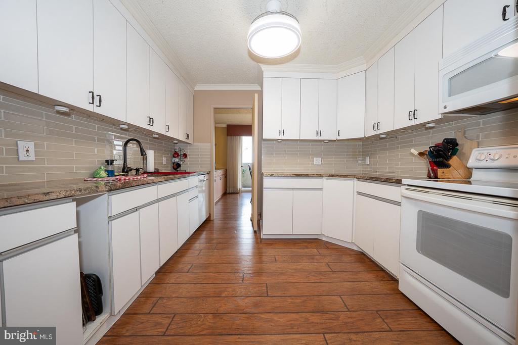 1901 JOHN F KENNEDY BOULEVARD Unit: 2404