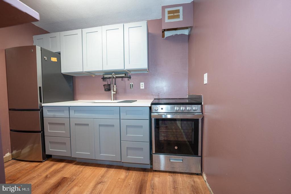 1919 CHESTNUT STREET Unit: 1902