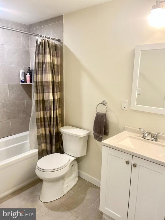 1918 FAIRMOUNT AVENUE Unit: 102