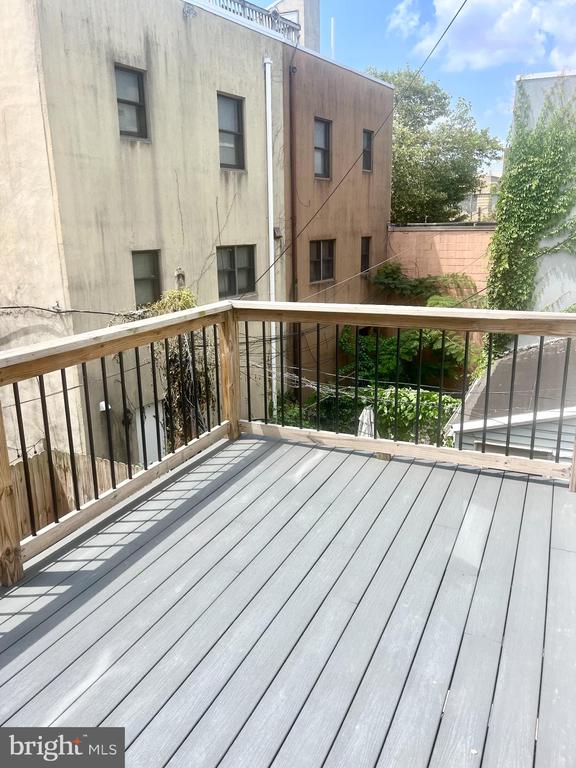 1918 FAIRMOUNT AVENUE Unit: 102