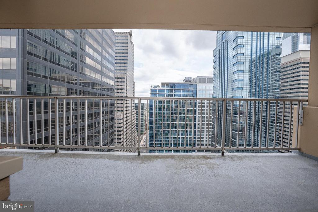 1919 CHESTNUT STREET Unit: 2819