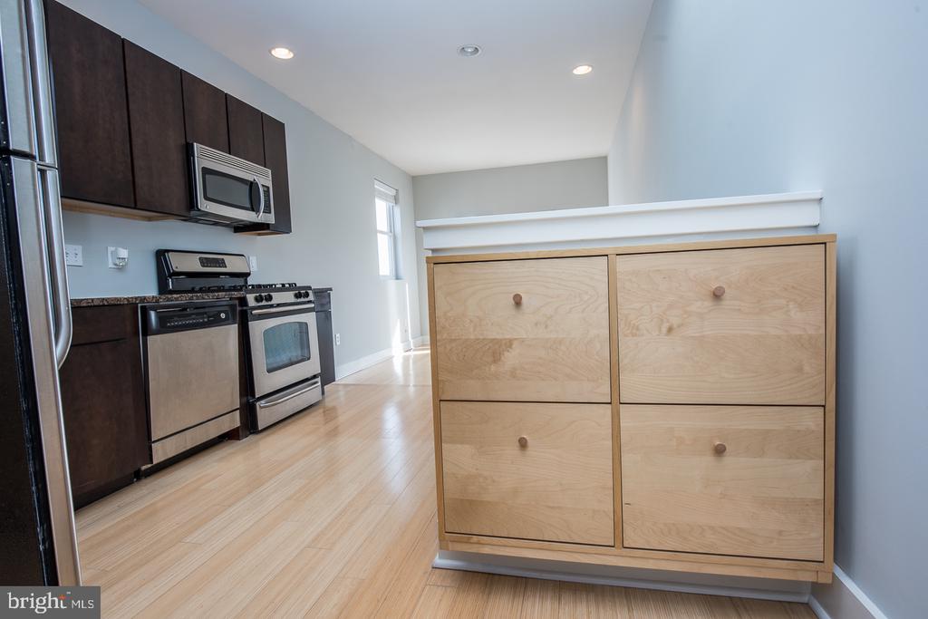 1814 CHRISTIAN STREET Unit: 3