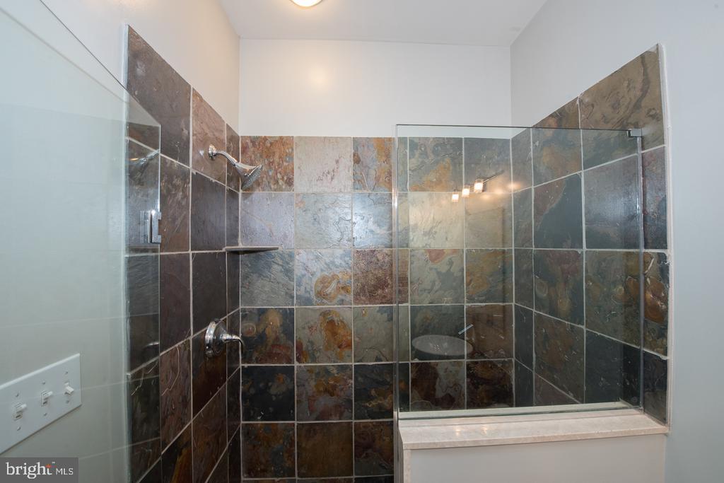 1814 CHRISTIAN STREET Unit: 3