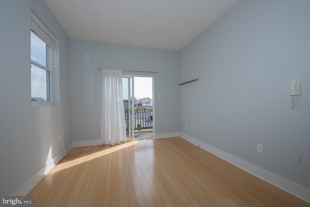 1814 CHRISTIAN STREET Unit: 3