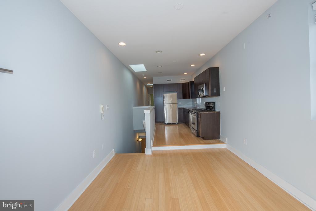 1814 CHRISTIAN STREET Unit: 3