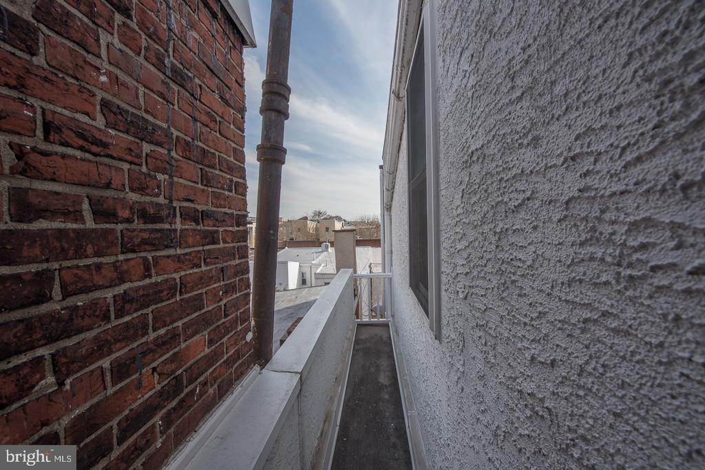 1814 CHRISTIAN STREET Unit: 3